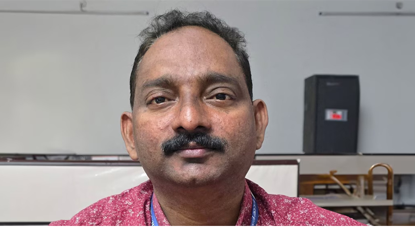 വിമാന അപകടത്തില് മരണമടഞ്ഞ രഞ്ജിതയെ ആക്ഷേപിച്ച സര്ക്കാര് ജീവനക്കാരനെ സസ്പെന്ഡ് ചെയ്തു