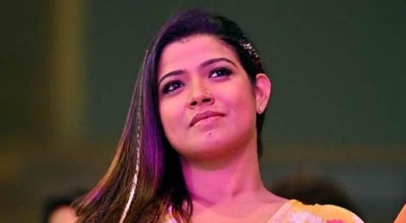 മുന്നറിയിപ്പ് അവഗണിച്ചു; സൈബര്‍ തട്ടിപ്പില്‍ ഗായിക അമൃത സുരേഷിന് 45,000 രൂപ നഷ്ടമായി