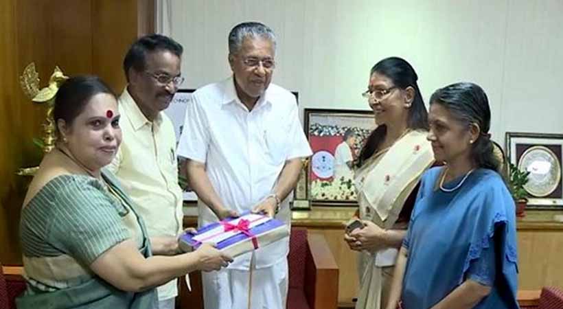 ഹേമാ കമ്മറ്റി റിപ്പോർട്ടിന്റെ അടിസ്ഥാനത്തിൽ രജിസ്റ്റർ ചെയ്ത കേസുകൾ അവസാനിപ്പിക്കാനുള്ള സർക്കാർ തീരുമാനം വിവാദമായി
