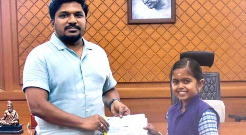 യോഗേശ്വരി ശെൽവമാണ് ഇപ്പോൾ തമിഴ്‌നാട്ടിലെ താരം; സർക്കാർ സ്‌കൂളിൽ തമിഴ് മീഡിയത്തിൽ പഠിച്ച് ഇപ്പോൾ ഐ.ഐ.ടി ബോംബെയിൽ പ്രവേശനം നേടിയിരിക്കുകയാണ് ഈ മിടുക്കി