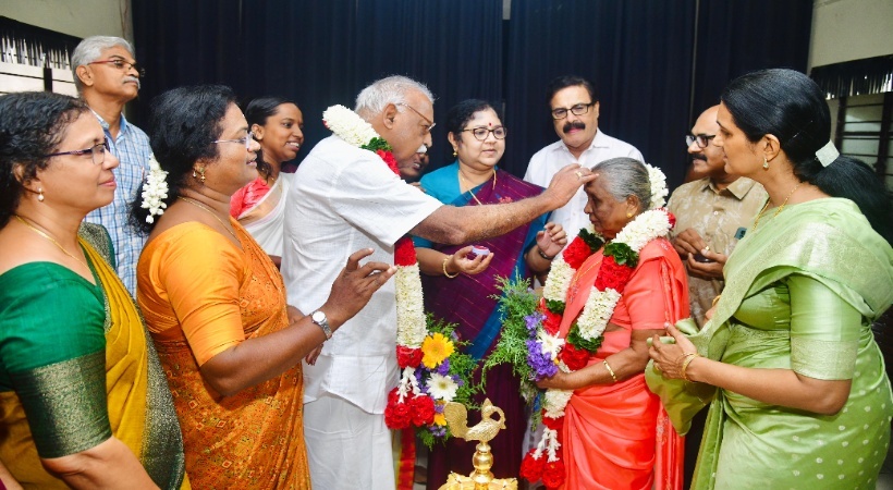 സർക്കാർ വൃദ്ധസദനത്തിൽ വിജയരാഘവൻ സുലോചനയ്ക്ക് താലി ചാർത്തി