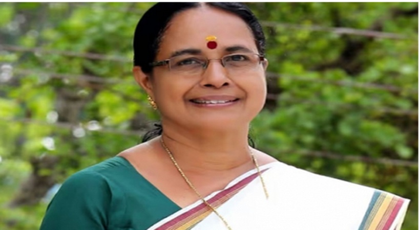 കോൺഗ്രസ് പരിപാടിയിൽ എത്തി; അയിഷാ പോറ്റിയുടെ രാഷ്ട്രീയ നിലപാട് ചർച്ചയാകുന്നു