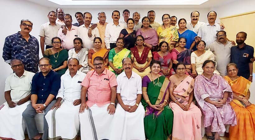 ഓർമ്മകളുടെ മണിമുറ്റത്ത് അവർ ഒത്തുചേർന്നു, നാല്‌ പതിറ്റാണ്ടിനുശേഷം:  ചിങ്ങവനം സെയ്ന്റ് ജോൺസ് കോളജ് പൂർവവിദ്യാർഥികൾ