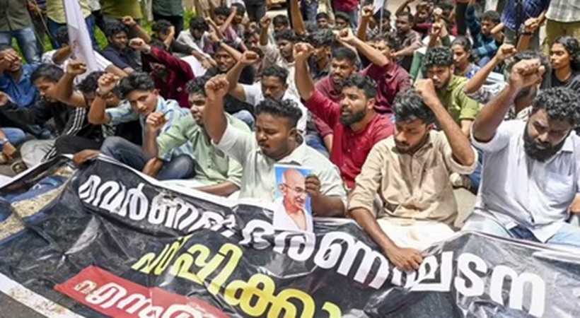 ഭാരതാംബ ചിത്രത്തെ ചൊല്ലിയ വിവാദം; കേരള സർവകലാശാല റജിസ്ട്രാറെ സസ്പെൻഡ് ചെയ്തു