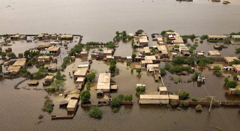 പാകിസ്ഥാനെ കരയിച്ച് മിന്നൽ പ്രളയം, മുന്നൂറ്റി അമ്പതിലേറെ മരണം, നിരവധിപേരെ കാണാതായി, മരണ സംഖ്യ ഉയർന്നേക്കും
