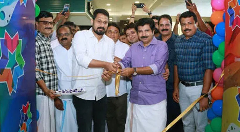 ലിസ്റ്റിൻ സ്റ്റീഫന്റെ 17-ാമത്തെ തിയേറ്റർ മാജിക് ഫ്രെയിംസ് സിനിമാസ് എടക്കരയിൽ