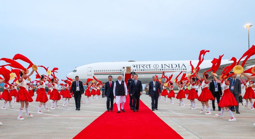 ഏഴ് വർഷത്തിന് ശേഷം മോദി ചൈനയിൽ; വന്ദേമാതരവും ഭാരത് മാതാ കീ ജയും മുഴക്കി നൽകിയത് ഉജ്വലമായ വരവേൽപ്പ്