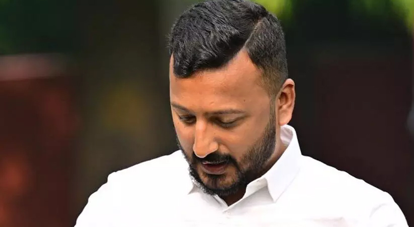 പാർട്ടിയെ കുഴക്കി നാണംകെട്ട വീഴ്ച, രാഹുൽ മാങ്കൂട്ടത്തിലിന്റെ എംഎൽഎ സ്ഥാനവും നഷ്ടമാവാൻ സാധ്യത