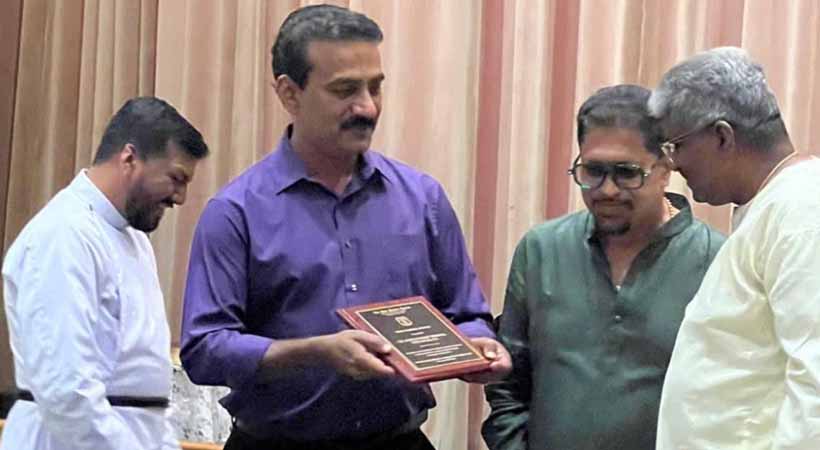 ഡാളസ് സെന്റ് പോള്‍സ് മാര്‍ത്തോമ്മാ പള്ളിക്ക് മികച്ച ഇടവക അവാര്‍ഡ് സമ്മാനിച്ചു