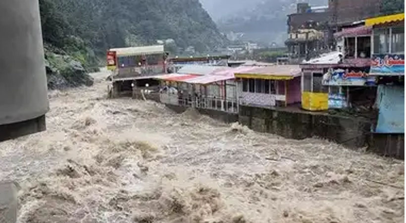 പാക്കിസ്ഥാനില് പ്രളയത്തില് 189 മരണം, രക്ഷാ പ്രവര്ത്തനത്തിനെത്തിയ ഹെലികോപ്ടര് അപകത്തില്പ്പെട്ട് അഞ്ചുപേര് കൊല്ലപ്പെട്ടു