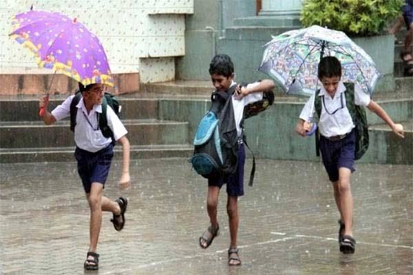മഴ ശക്തം, തൃശൂര്‍ ജില്ലയില്‍ വിദ്യാഭ്യാസ സ്ഥാപനങ്ങൾക്ക് നാളെ അവധി