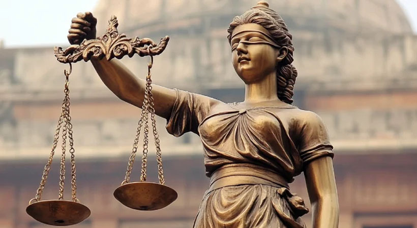 വിവാഹമോചന കേസില്‍ ഹാജരാകാനെത്തിയപ്പോള്‍ വനിതാ കക്ഷിയോട് ലൈംഗികാതിക്രമം നടത്തിയെന്ന് പരാതി: കുടുംബ കോടതി ജഡ്ജിക്ക് സസ്‌പെന്‍ഷന്‍