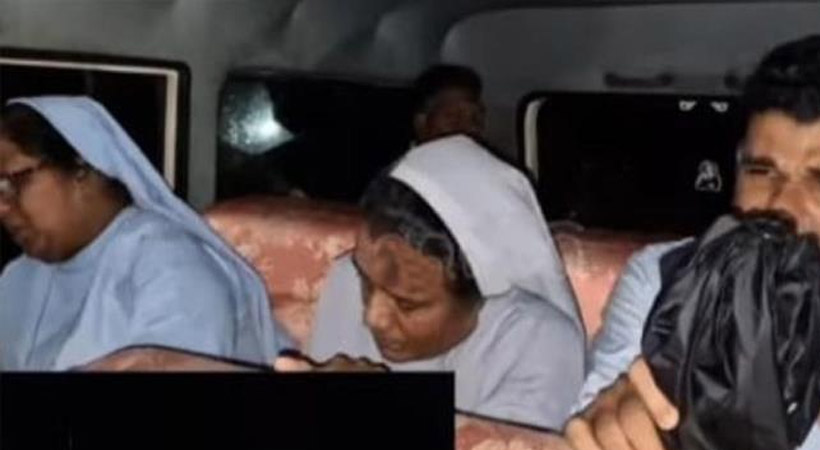 വീണ്ടും കന്യാസ്ത്രീകൾക്കും വൈദികർക്കും നേരെ ആക്രമണം,​ എഴുപതംഗ ബജ്‌രംഗ് ദൾ പ്രവർത്തകർ കൈയേറ്റം ചെയ്തെന്ന് പരാതി
