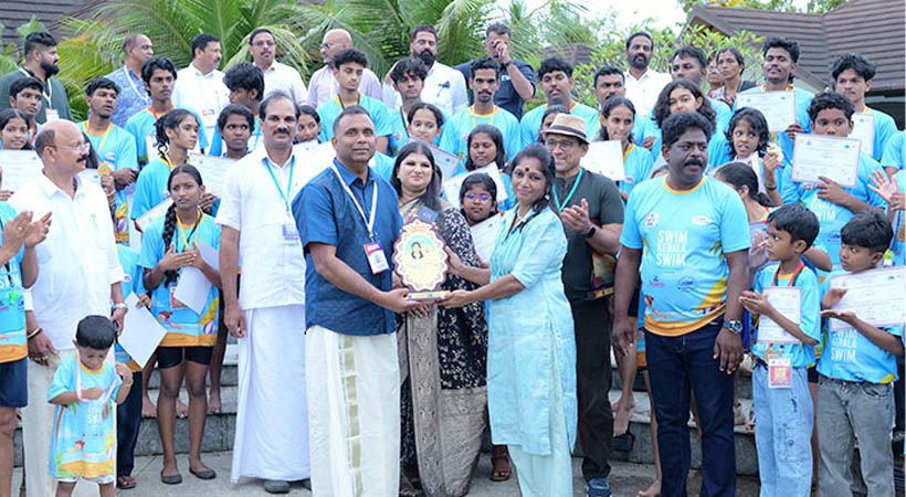 വിദ്യാര്‍ത്ഥികള്‍ക്കൊപ്പം എവറസ്റ്റ് ബേസ് ക്യാമ്പ് കീഴടക്കിയ അധ്യാപികയെ ഫൊക്കാന ആദരിച്ചു