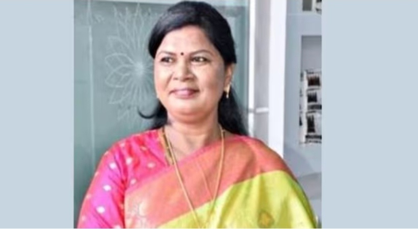 സഹയാത്രികയുടെ അഞ്ചു പവന്റെ സ്വര്ണമാല അടിച്ചുമാറ്റി പഞ്ചായത്ത് പ്രസിഡന്റ്