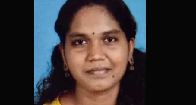 സ്കൂട്ടർ ബസിൽ ഇടിച്ച് പ്രതിശ്രുത വധുവിന് ദാരുണാന്ത്യം; കണ്ണീർ ഓർമ്മയായി അഞ്ജന