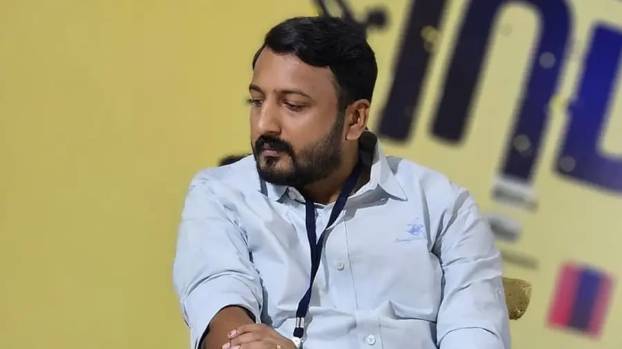 ‘അങ്ങ് കേസുകളിൽ പ്രതിയല്ലായിരുന്നോ, മന്ത്രിമാർ പ്രതികൾ അല്ലേ? ; മുഖ്യമന്ത്രിക്കെതിരെ രാഹുൽ