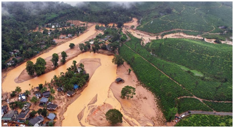 മുണ്ടക്കൈ-ചൂരൽമല ഉരുൾപൊട്ടൽ: മുസ്ലിം ലീഗിന്റെ വീട് നിർമ്മാണത്തിന് പഞ്ചായത്തിന്റെ ചെക്ക്, നിർത്തിവയ്ക്കാൻ നിർദ്ദേശം നൽകി