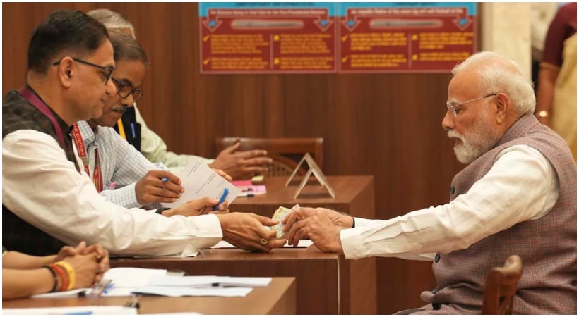 പുതിയ ഉപരാഷ്ട്രപതിയെ കണ്ടെത്താൻ വോട്ടെടുപ്പ്, ആദ്യം തന്നെ വോട്ട് ചെയ്ത് പ്രധാനമന്ത്രി, സോണിയയും രാഹുലുമടക്കമുള്ളവർ എത്തി, ‘മനസാക്ഷി’ വോട്ടിൽ ചൂടുപിടിച്ച ചർച്ച