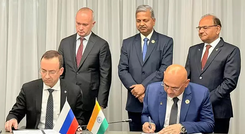 വ്യോമയാന ചരിത്രത്തിൽ നാഴികക്കല്ല്:  ഇന്ത്യയിൽ തന്നെ ആദ്യമായി സമ്പൂർണ്ണ യാത്രാവിമാനം നിർമ്മിക്കാൻ എച്ച്.എ.എൽ.