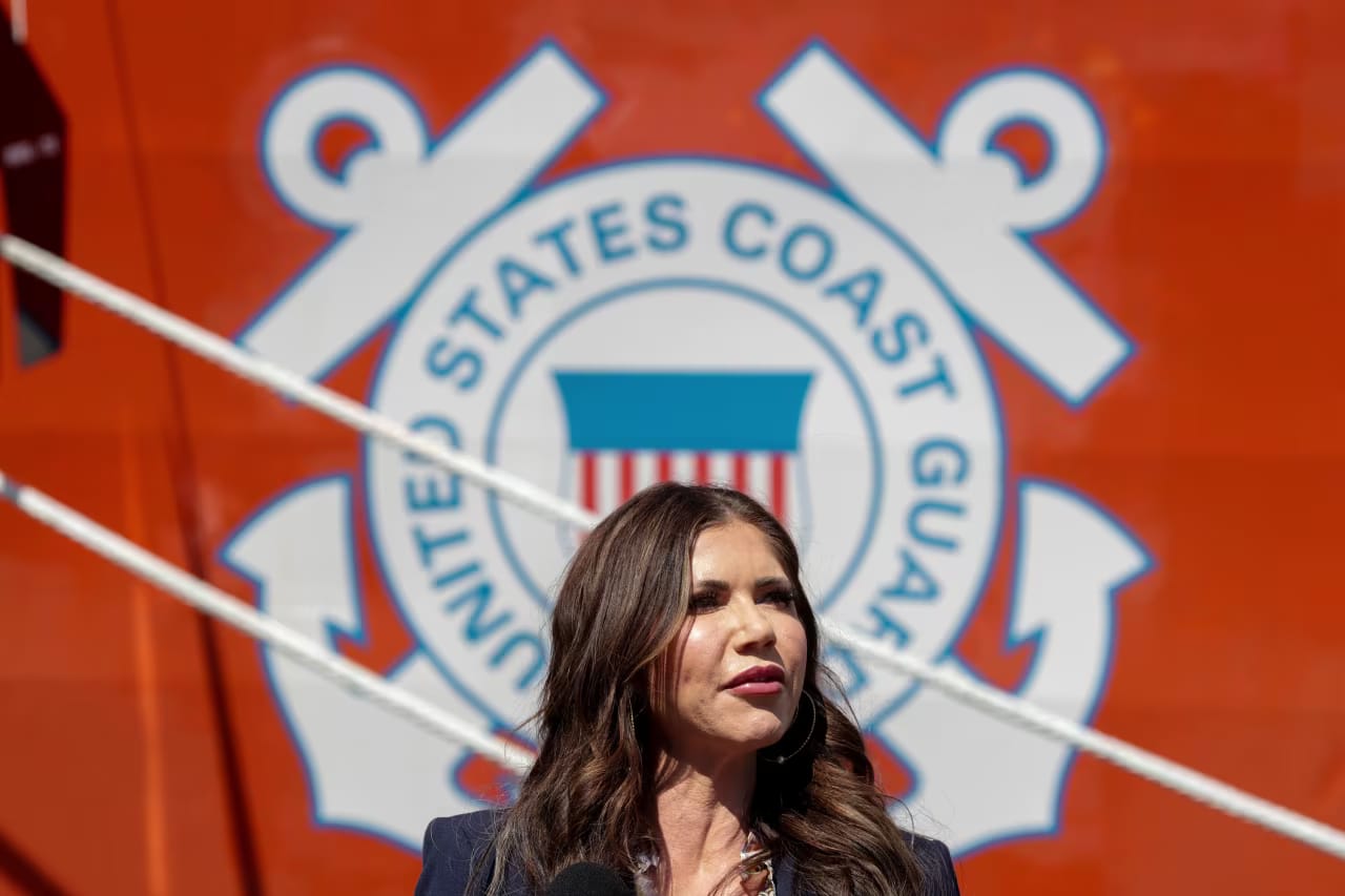 ട്രംപ് ഭരണകൂടത്തിന്റെ ഉറപ്പ്, ഷട്ട്ഡൗണിനിടയിലും കോസ്റ്റ് ഗാർഡ് ഉദ്യോഗസ്ഥർക്ക് ശമ്പളം മുടങ്ങില്ലെന്ന് ഹോംലാൻഡ് സെക്യൂരിറ്റി സെക്രട്ടറി