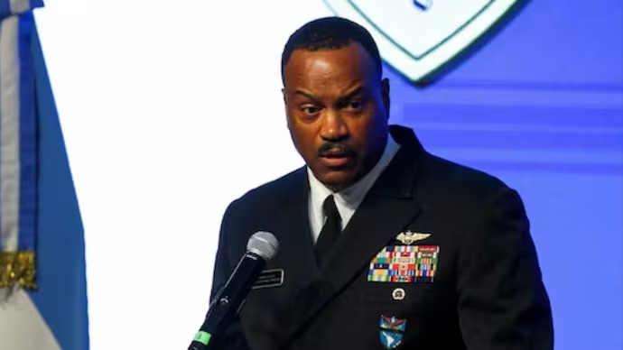 വെനിസ്വേലയുമായുള്ള സംഘർഷം മുറുകുമ്പോൾ യുഎസിൽ അപ്രതീക്ഷിത രാജി, അഡ്മിറൽ ആൽവിൻ ഹോൾസെ കാലാവധി പൂർത്തിയാകും മുമ്പ് പടിയിറങ്ങുന്നു