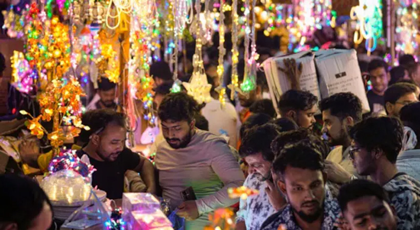 ഡല്‍ഹിയിലെ വായു മലിനീകരണം ഭീതിജനകമായ സ്ഥിതിയില്‍: ഗുണനിലവാര സൂചിക വളരെ മോശം വിഭാഗമായ 300 കടന്നു