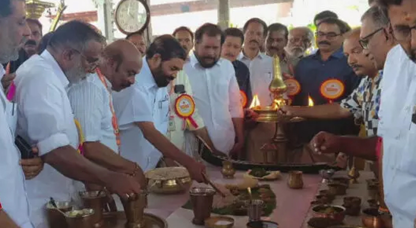 ആറന്മുള അഷ്ടമിരോഹിണി വള്ളസദ്യയിൽ ആചാരലംഘനമെന്ന് ക്ഷേത്രം തന്ത്രി