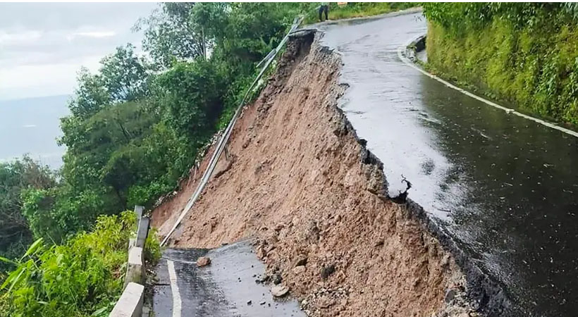 ഡാര്ജിലിങ്ങിൽ കനത്ത മഴയും ഉരുള്പൊട്ടലും; 18 പേര് മരിച്ചു