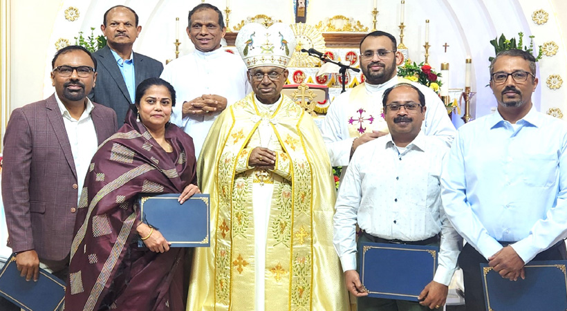 മാര്‍ത്തോമാ തിയോളജിക്കല്‍ ഇന്‍സ്റ്റിറ്റ്യൂട്ടിന്റെ ദൈവശാസ്ത്ര പഠനത്തില്‍ അല്‍മായര്‍ക്ക് ഡിപ്ലോമ ബിരുദം:  മാര്‍. ജേക്കബ് അങ്ങാടിയത്ത് ഡിപ്ലോമകള്‍ സമ്മാനിച്ചു