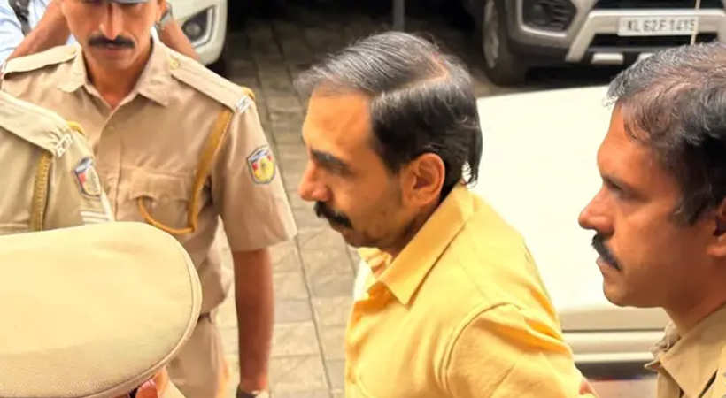 ശബരിമല സ്വർണക്കൊള്ള: അഞ്ചംഗ സംഘം ഗൂഢാലോചന നടത്തി; കേരളത്തിലെ ഉന്നതർക്കും പങ്കെന്ന് മൊഴി