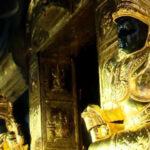 ശ്രീകോവിലിലെ 4 തൂണുകൾ ഇളക്കി, ശബരിമല സ്വർണക്കൊള്ള കേസിൽ എസ്ഐടിയുടെ പുതിയ പരിശോധന