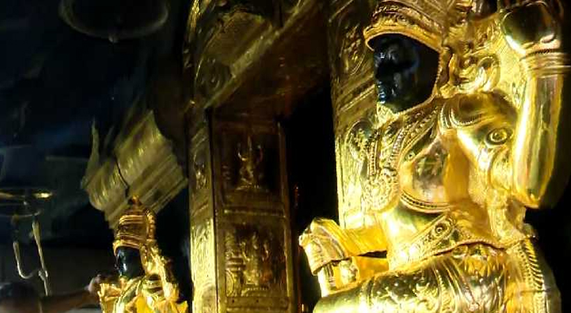 ശബരിമലയിലെ ദ്വാരപാലക ശിൽപങ്ങളുടെ സ്വർണം പൂശിയ പാളി പുനഃസ്ഥാപിച്ചു