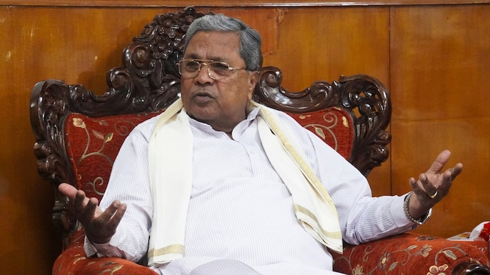 ആർഎസ്എസ് പ്രവർത്തനങ്ങൾ വിലക്കുന്നുവെന്ന് ആരോപണം: കർണാടക സർക്കാർ ഉത്തരവ് ഹൈക്കോടതി സ്റ്റേ ചെയ്തു
