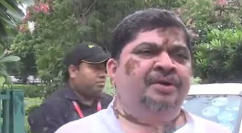തെലങ്കാനയിലെ  മന്ത്രിയെ മറ്റൊരു മന്ത്രി  ‘ജീവന് വിലയില്ലാത്ത എരുമ’ എന്ന് ആക്ഷേപിച്ചു