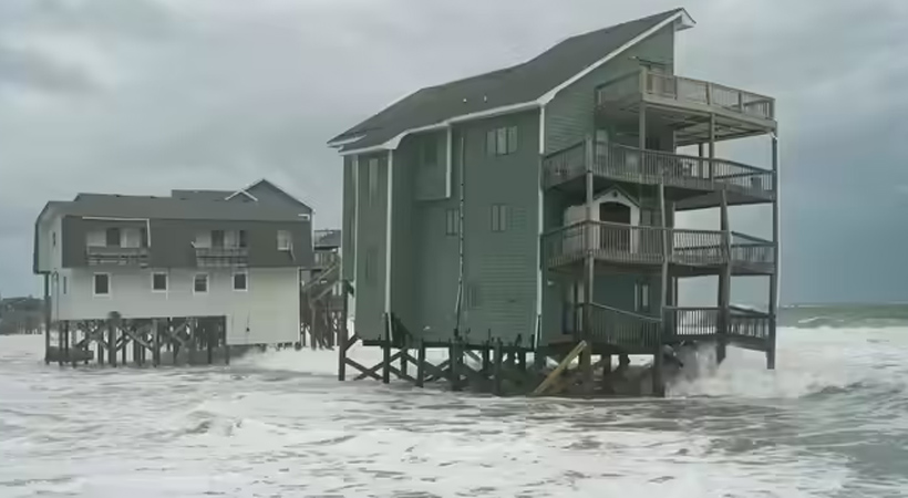 യുഎസിന്റെ കിഴക്കന്‍ തീരപ്രദേശത്ത് കൊടുങ്കാറ്റും പേമാരിയും: അലാസ്‌കയിലെ ക്വിഗില്ലിന്‍ഗോക്ക് ഗ്രാമത്തില്‍ നിന്നും 20 പേരെ കാണാതായി