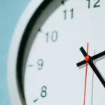 ശരത്കാലമായി: അമേരിക്കയിലും കാനഡയിലും ക്ലോക്കുകൾ ഒരു മണിക്കൂർ പിന്നിലേക്ക്,  ഞായറാഴ്ച മുതൽ  പ്രാബല്യത്തിൽ