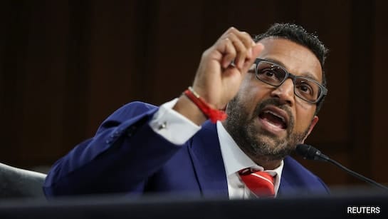 ‘കാഷ് പട്ടേലിൻ്റെ ഗേൾ ഫ്രണ്ട് ഇസ്രയേലി ഹണിപോട്ട് ചാര, സംഗീത പരിപാടിക്കായി സർക്കാർ ജെറ്റ് ഉപയോഗിച്ചു’; ആരോപണങ്ങൾ തള്ളി എഫ്ബിഐ ഡയറക്ടർ