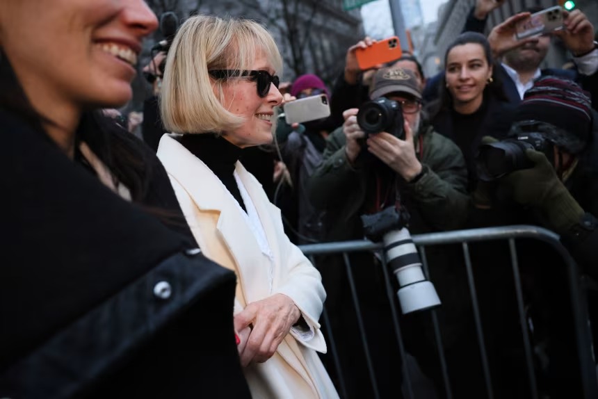 ലൈംഗികമായി പീഡിപ്പിച്ചു, അപകീർത്തിപ്പെടുത്തി; ജീൻ കരോൾ കേസിലെ വിധിയിൽ സുപ്രീംകോടതിയെ സമീപിച്ച് ട്രംപ്, ജഡ്ജി പിഴവ് വരുത്തിയെന്ന് വാദം