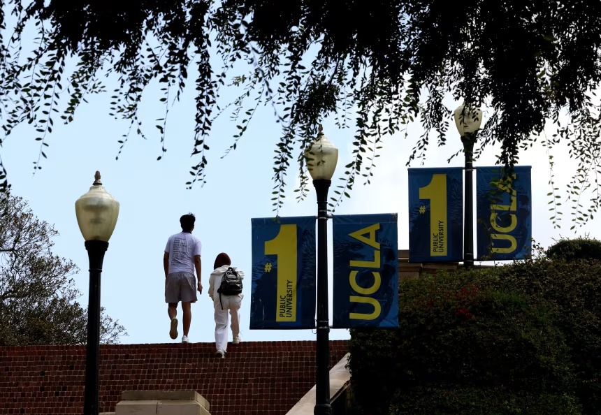 ഫെഡറൽ ഫണ്ടിംഗ് വെട്ടിക്കുറയ്ക്കാൻ ട്രംപ് ഭരണകൂടത്തിന് കഴിയില്ല; ഫെഡറൽ കോടതി വിധി, യൂണിവേഴ്സിറ്റി ഓഫ് കാലിഫോർണിക്ക് ആശ്വാസം