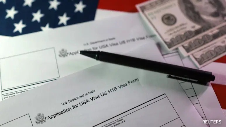 ട്രംപ് എതിർത്തിട്ടും റിപ്പബ്ലിക്കൻമാർ പിന്മാറുന്നില്ല, എച്ച്-1ബി വിസ പൂർണമായി അവസാനിപ്പിക്കാൻ ബിൽ