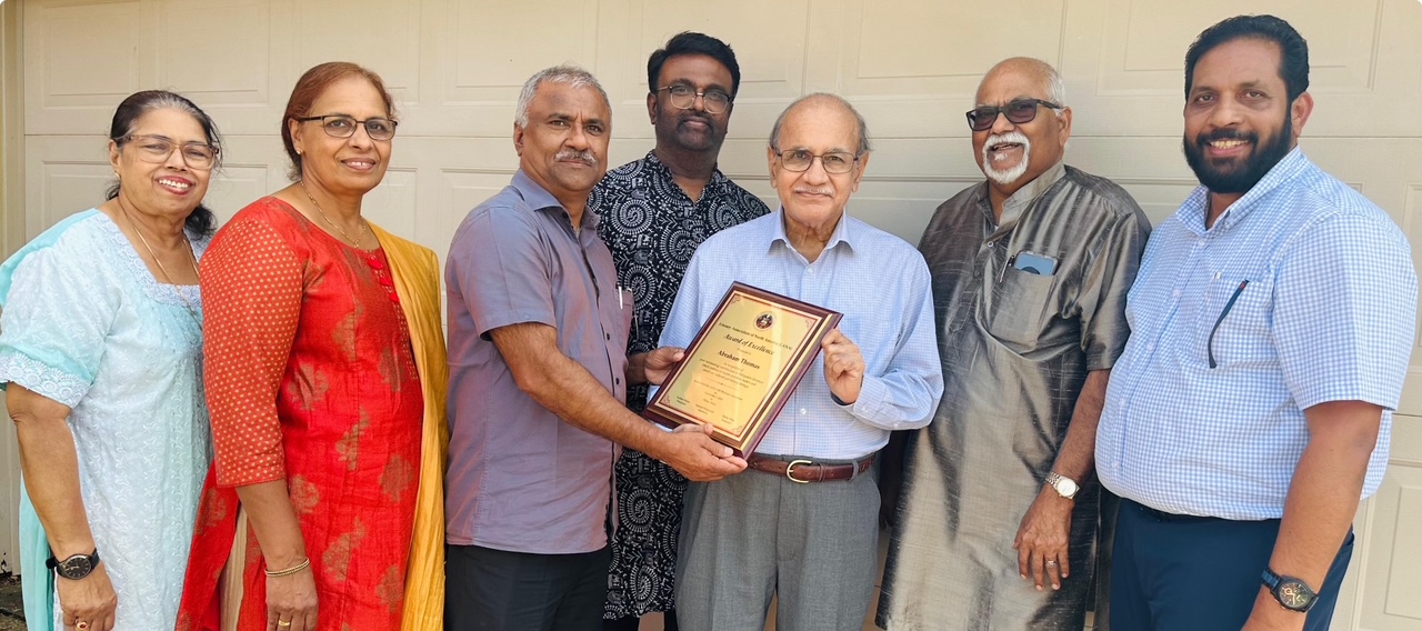 മുതിർന്ന സാഹിത്യകാരൻ  എബ്രഹാം തോമസിനെ ആദരിച്ച് ലിറ്റററി അസോസിയേഷൻ ഓഫ് നോർത്ത് അമേരിക്ക