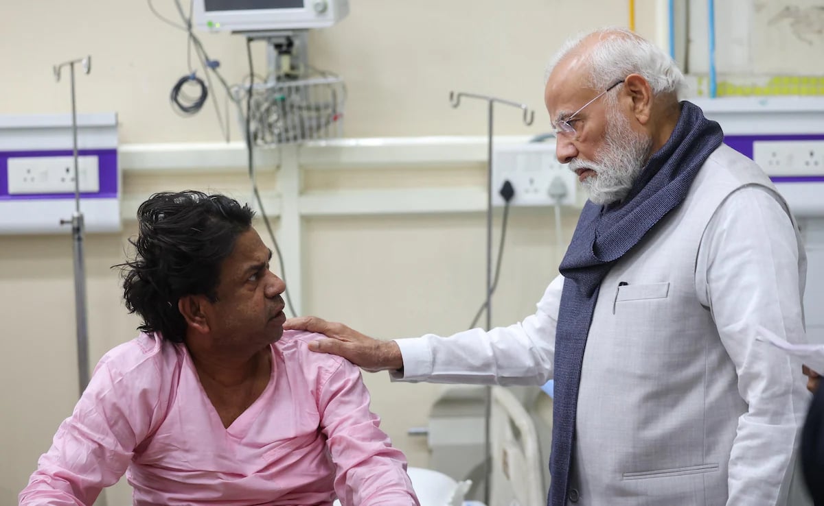 ഡൽഹി സ്ഫോടനം: ഭൂട്ടാൻ സന്ദർശനം കഴിഞ്ഞെത്തിയ പ്രധാനമന്ത്രി മോദി ആശുപത്രിയിൽ, പരിക്കേറ്റവരെ സന്ദർശിച്ചു