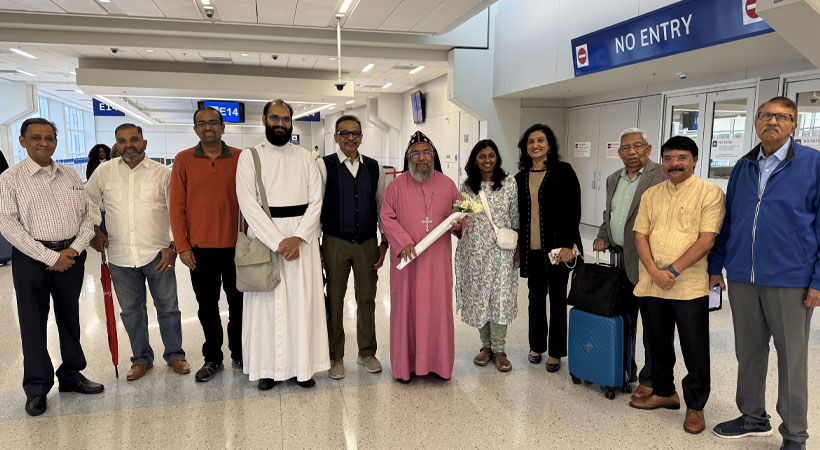 ബിഷപ് ഡോ.മാർ പൗലോസിന് ഡാലസ് അന്താരാഷ്ട്ര വിമാനത്താവളത്തിൽ ഊഷ്മള വരവേൽപ്പ്