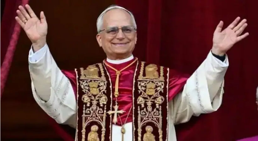 വത്തിക്കാൻ മ്യൂസിയത്തിൽ സൂക്ഷിച്ചിരുന്ന കാനഡയുടെ പുരാവസ്തുക്കൾ തിരിച്ചു നൽകി മാർപാപ്പ 