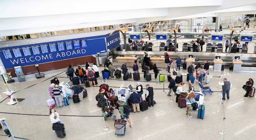 അടച്ചുപൂട്ടലില്‍ റിക്കാര്‍ഡിട്ട് അമേരിക്ക; കൂടുതല്‍ മേഖലകളിലേക്ക്  പ്രതിസന്ധി ബാധിക്കുന്നു