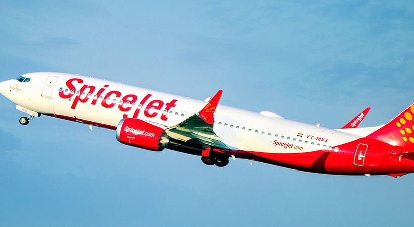 33,000 അടി ഉയരത്തില് പറക്കുന്നതിനിടെ വിമാനത്തിന്റെ എന്ജിന് തകരാറിനെ തുടര്ന്ന എമര്ജന്സി ലാന്ഡിംഗ് നടത്തി