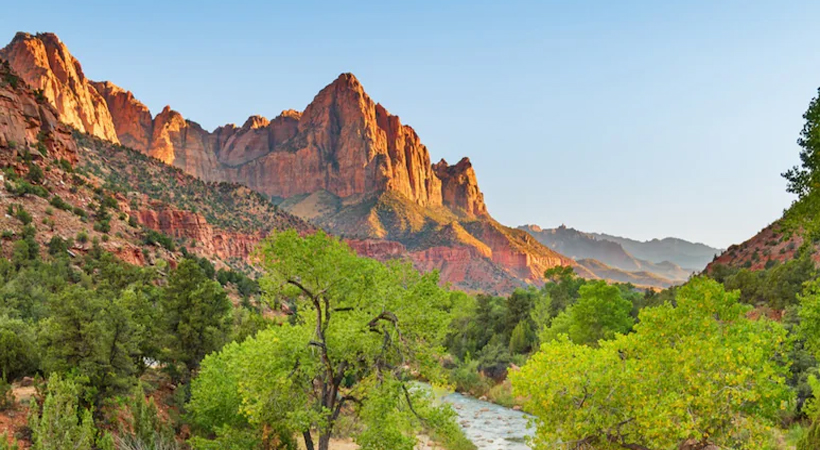 അമേരിക്കയിലെ ദേശീയോദ്യാനങ്ങളില്‍ വിദേശ വിനോദസഞ്ചാരികള്‍ക്കുള്ള പ്രവേശന ഫീസ് കുത്തനെ ഉയര്‍ത്തി: പുതിയ നിരക്ക് പ്രാബല്യത്തില്‍ വരുന്നത് 2026 മുതല്‍