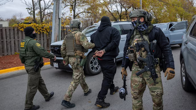 സാന്‍ഡിയാഗോയില്‍ ഗ്രീന്‍കാര്‍ഡ് അഭിമുഖത്തിനെത്തിയവരെ അറസ്റ്റ് ചെയ്തു: നടപടിയെടുത്തത് വീസാ കാലാവധി കഴിഞ്ഞവരേയും നിയമപരമായി രേഖകളില്ലാത്തവരേയുമെന്ന വാദവുമായി അധികൃതര്‍