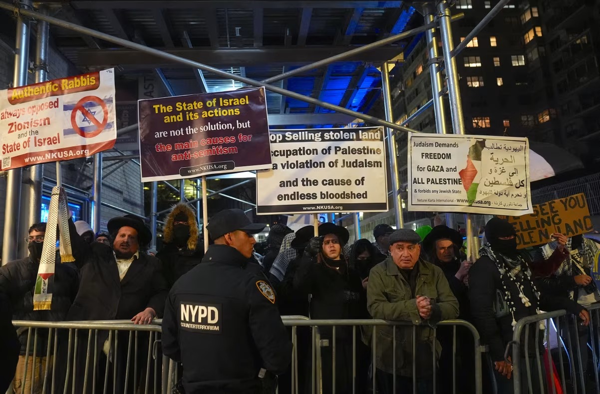 ആരാധനാലയങ്ങൾക്കും ക്ലിനിക്കുകൾക്കും മുന്നിലെ പ്രതിഷേധങ്ങൾക്ക് നിയന്ത്രണം; ന്യൂയോർക്കിൽ പുതിയ ബിൽ